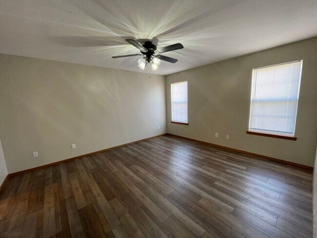 Foto del edificio - FOR LEASE. VERY NICE 3 BEDROOM 2 BATH HOME...