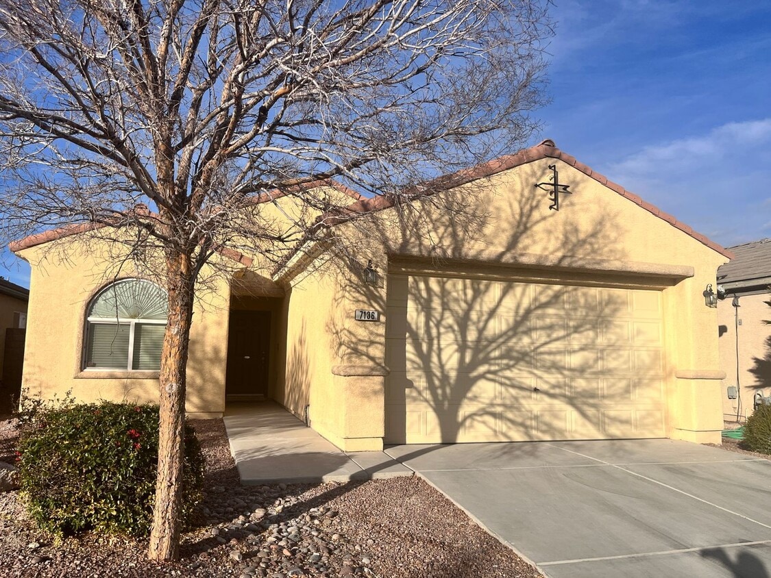 7136 Crescentville Ave, Las Vegas, NV 89131 House Rental in Las Vegas
