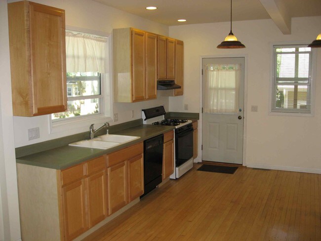 Foto del edificio - 2302 Center Ave