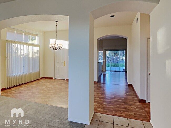 Foto del edificio - 2229 Rolling Ridge Rd