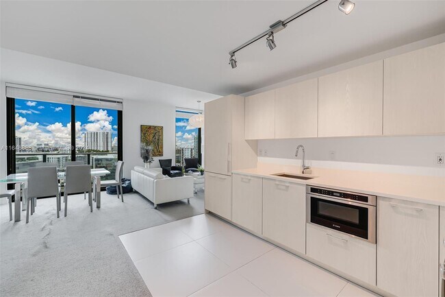 Foto del edificio - 501 NE 31st St