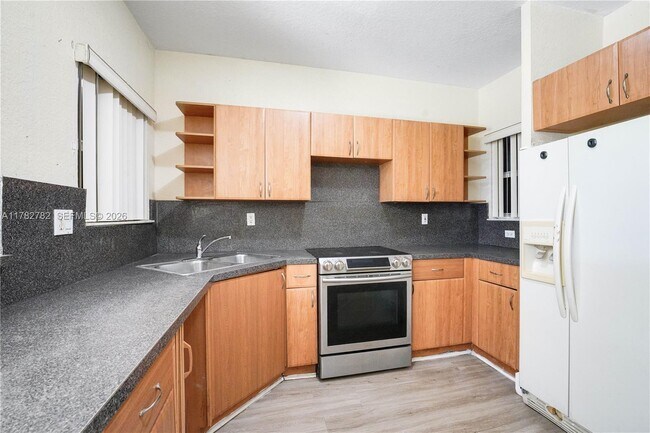 Foto del edificio - 631 SW 10th St