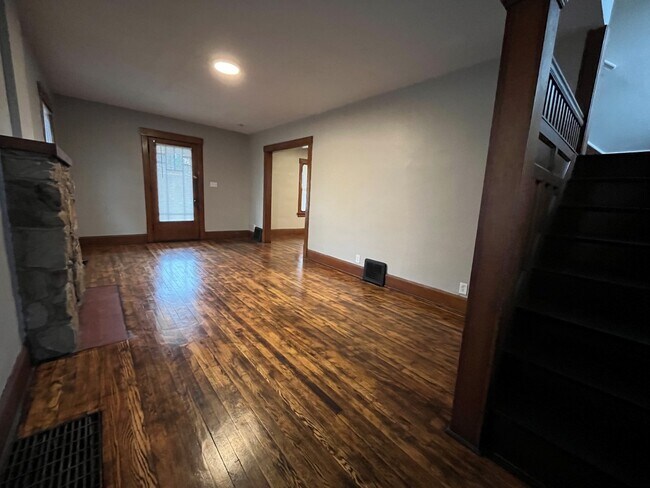 Building Photo - 705 Shadyside Ave SW