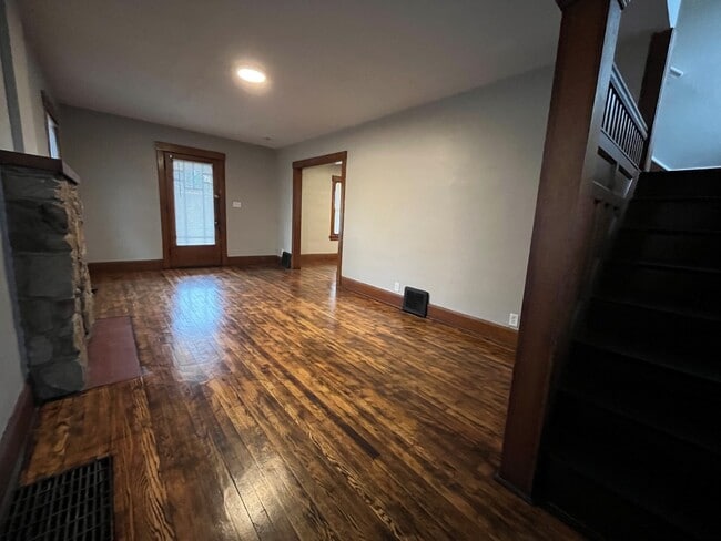 Foto del edificio - 705 Shadyside Ave SW