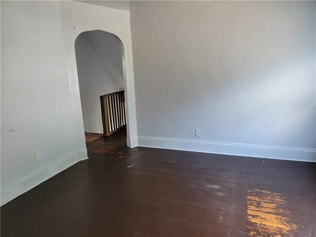 Building Photo - 321 E Pearl St