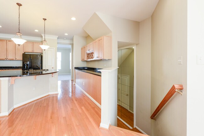 Building Photo - 42721 Twinleaf Dr