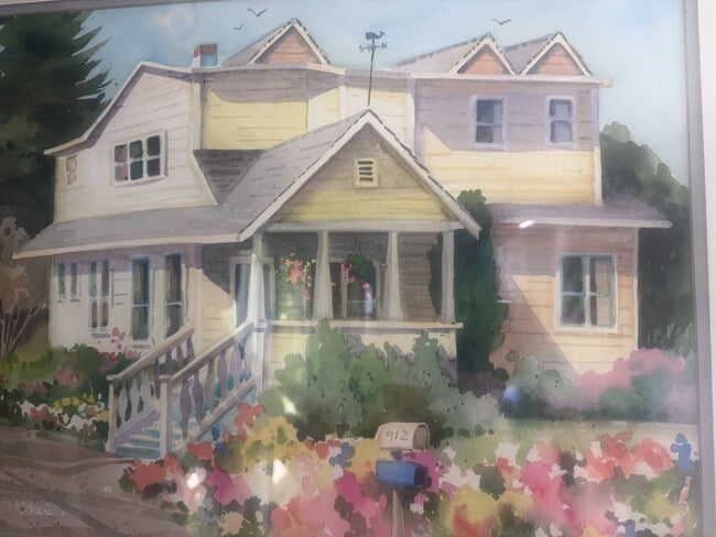 Building Photo - 912 Grandview Rd