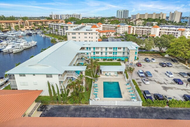 Foto del edificio - 37 Yacht Club Dr