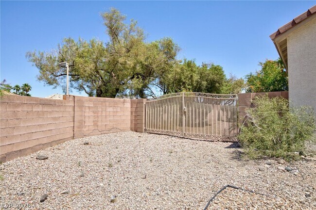 Foto del edificio - 2598 Highland Cliff Dr