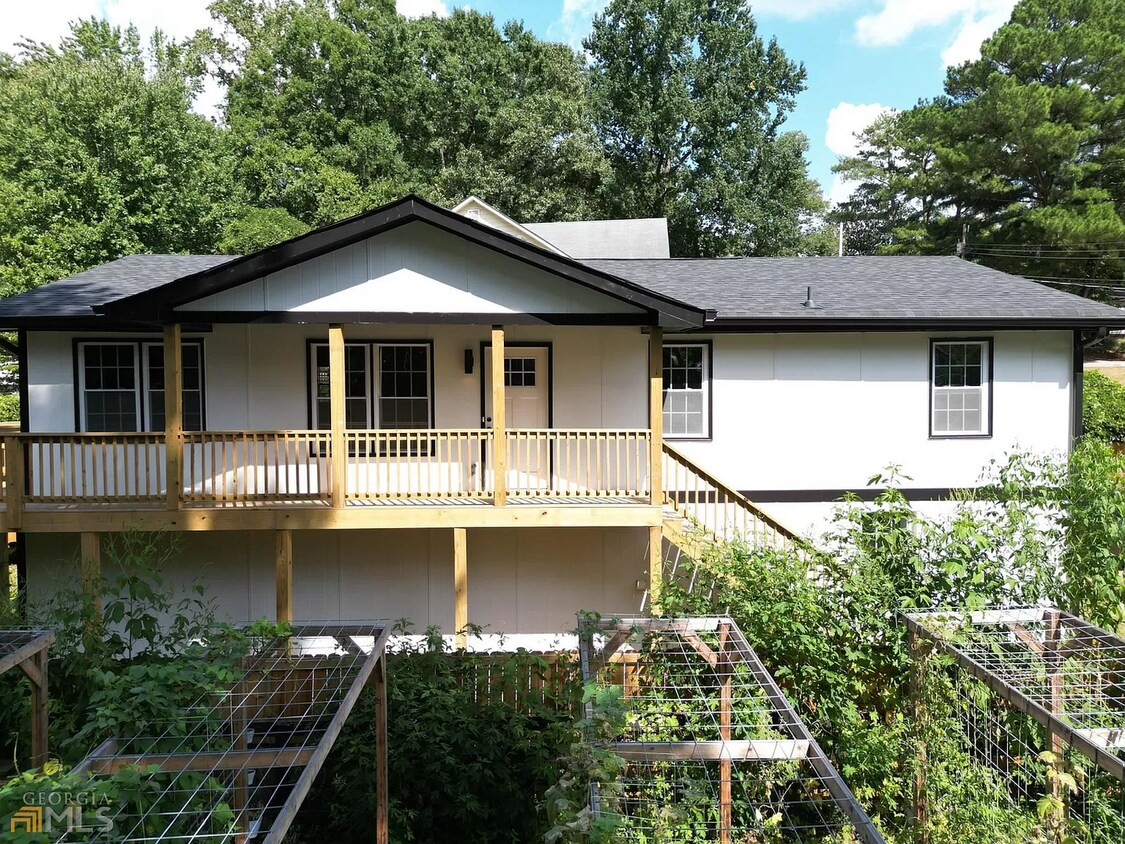 Foto principal - Affordable Co-Living in Atlanta's Upper We...