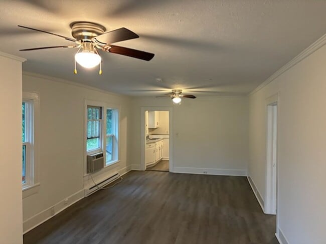 Building Photo - 104 Foch St