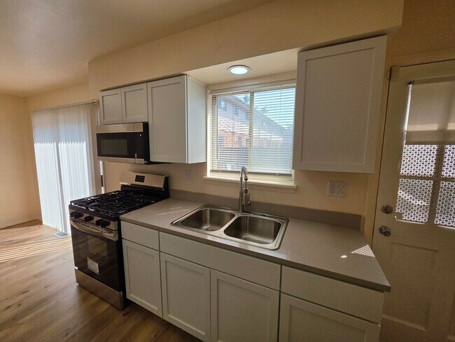 Foto del edificio - 5044 Brighton Ln