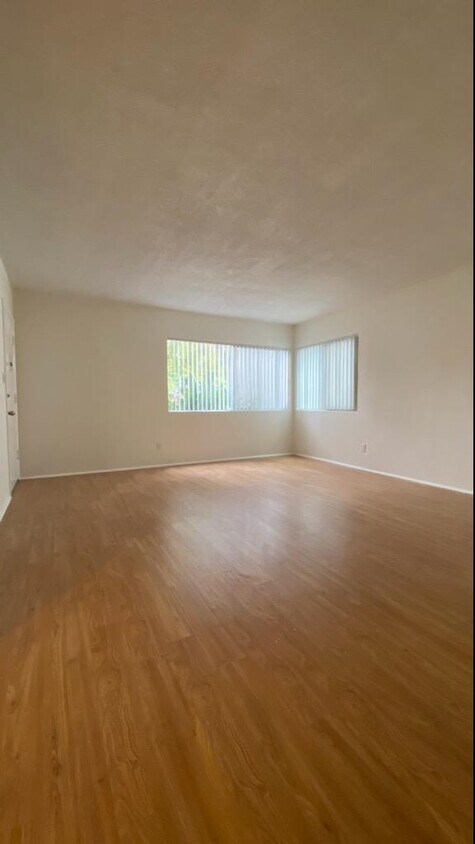 Living Room - 2613 Abbot Kinney Blvd
