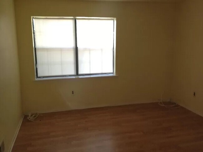 Foto del edificio - 1207 Green Hollow Dr
