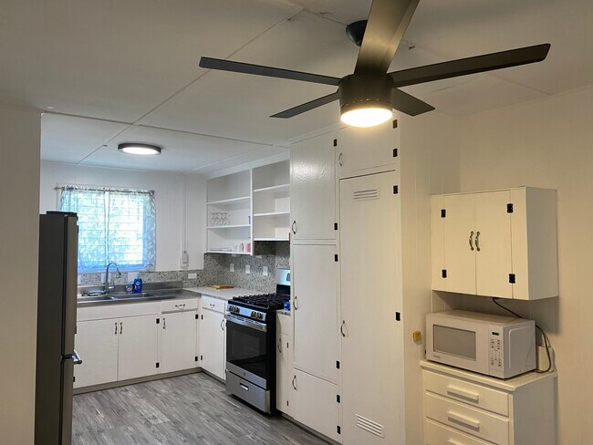 Foto del edificio - 110 Iwalani St