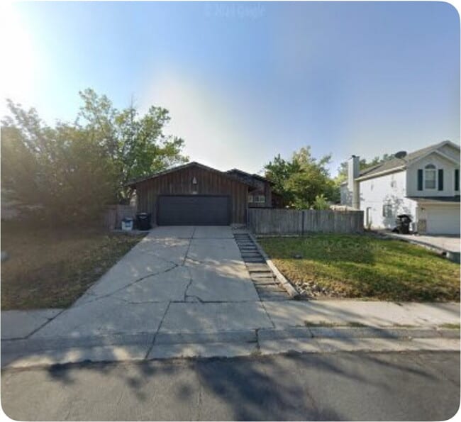 Building Photo - 3 Bed House in Stansbury Park