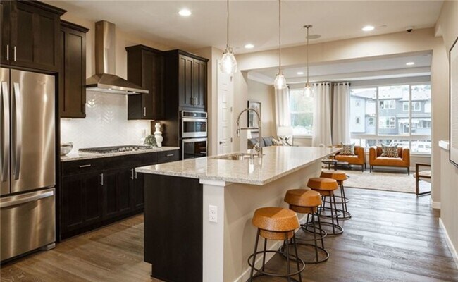 Foto del edificio - Modern New Fully Air Conditioned 3 bedroom...
