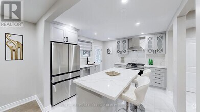 Building Photo - 58 Brookdale Crescent