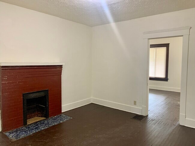 Foto del edificio - 201 Broad Ave NW