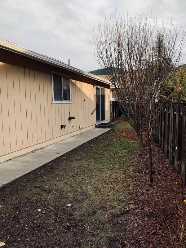 Building Photo - 111 Wards Creek Ln