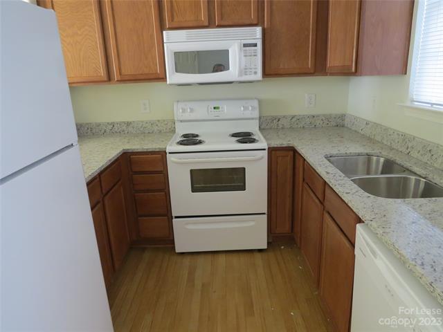 Building Photo - 8105 Kings Creek Dr