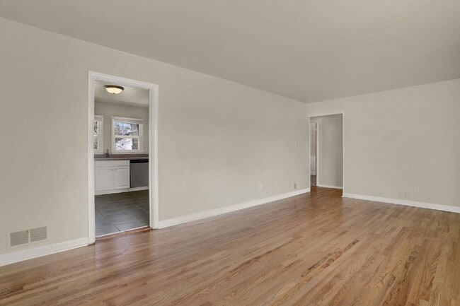 Foto del edificio - 2318 Templeton Gap Rd