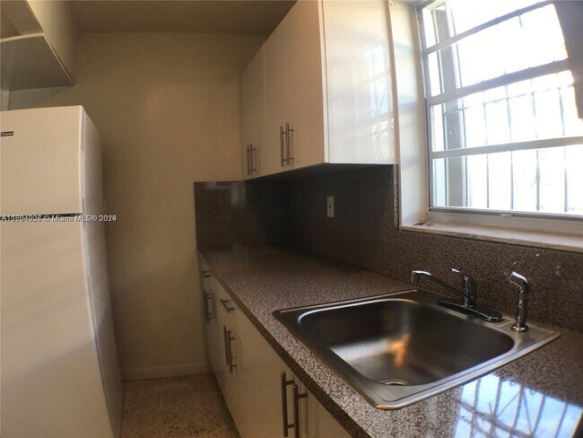 Building Photo - 2969 Southwest 23rd Street Apt #2, Miami, ...