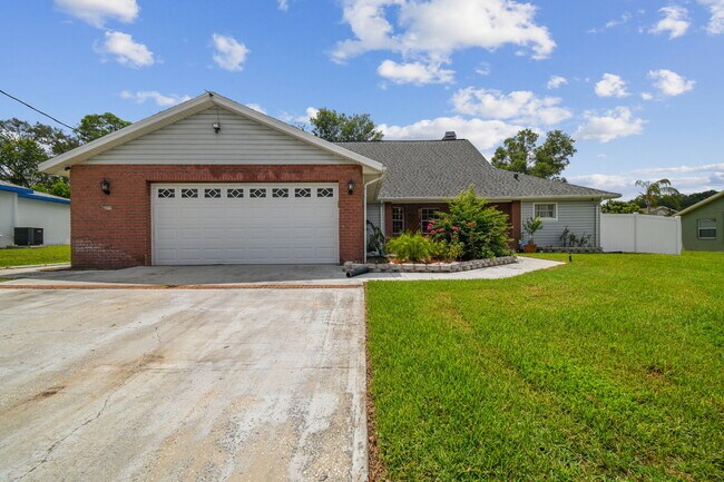 Building Photo - 13436 Amanda Ave