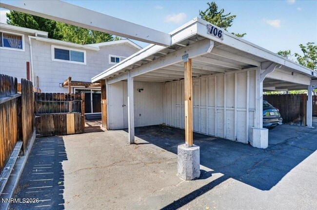 Building Photo - 106 Smithridge Park
