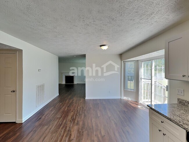 Foto del edificio - 3408 Ravenel Ct