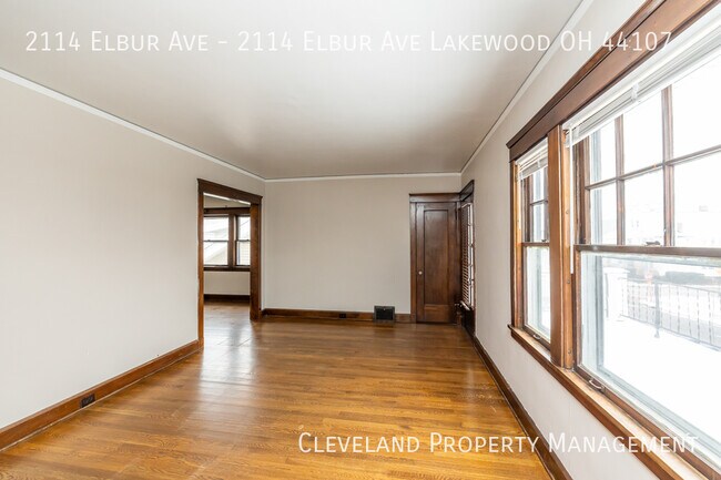 Building Photo - Charming Lakewood Up Unit