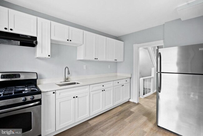 Foto del edificio - 958 E Russell St