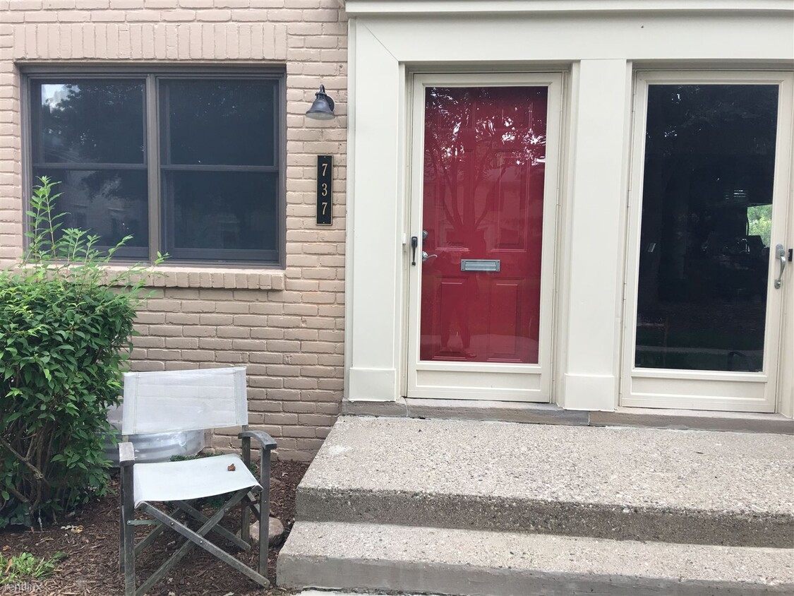 Primary Photo - 2 br, 1 bath Condo - Graefield Condominiums