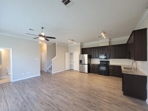 Building Photo - 7486 Woo St