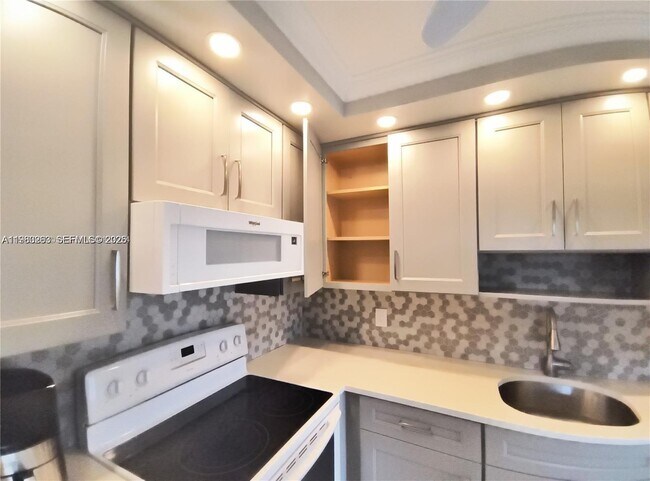 Foto del edificio - 662 North Dr