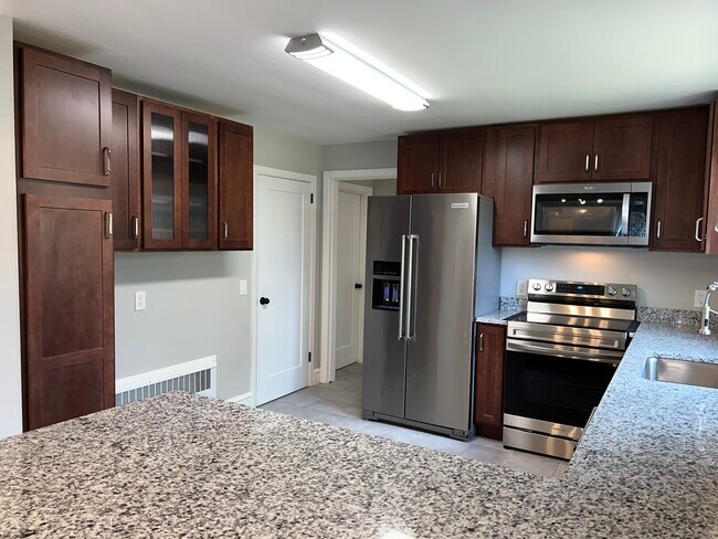 KITCHEN - 84 Tyndall Ave