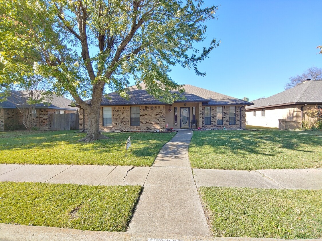 2305 Brownlee Blvd, Rowlett, TX 75088 House Rental in Rowlett, TX