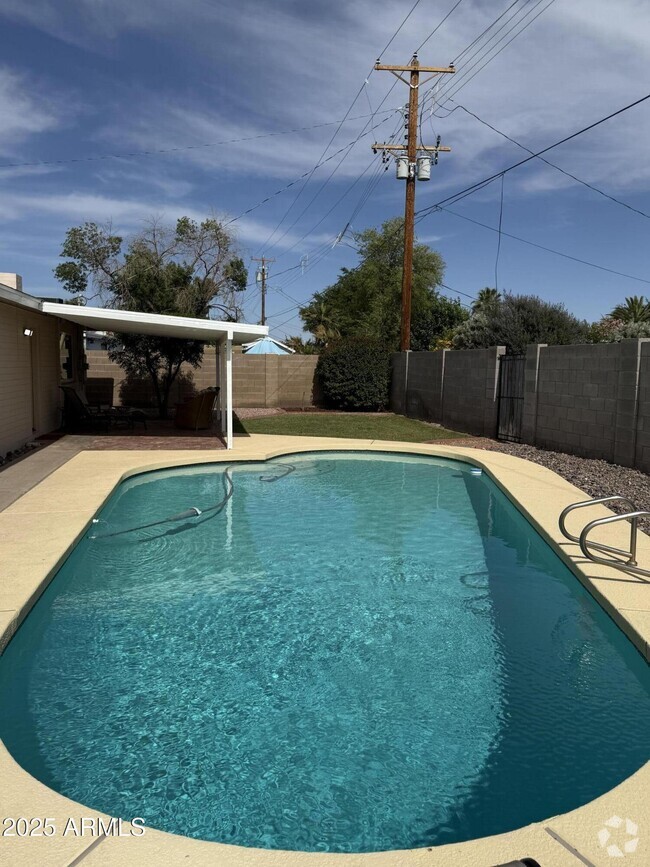 Building Photo - 6213 E Earll Dr