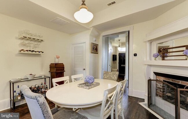 Building Photo - 1932 35th St NW