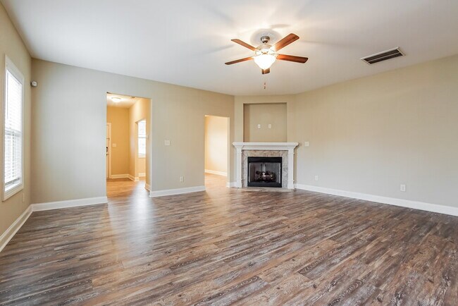 Building Photo - 647 Airedale Trail