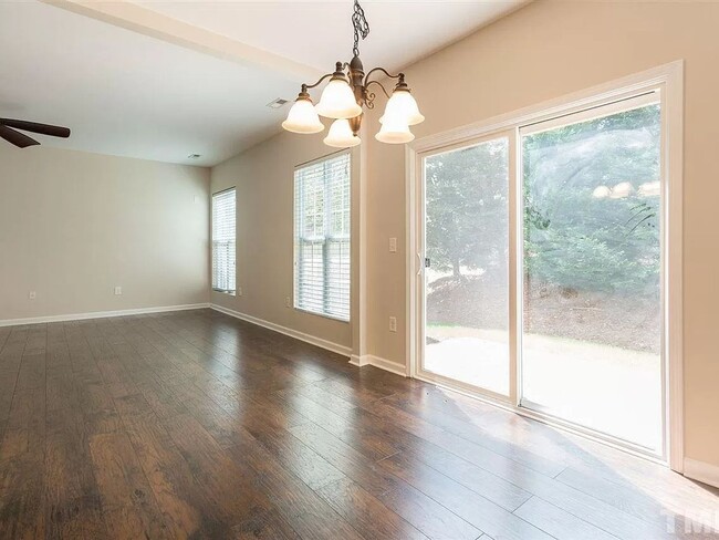 Foto del edificio - 3 Bedroom Townhome in Morrisville