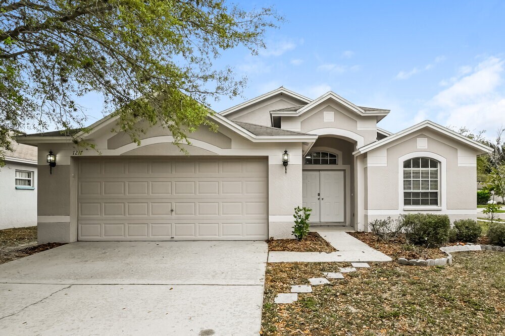 Foto principal - 1217 Barclay Wood Dr