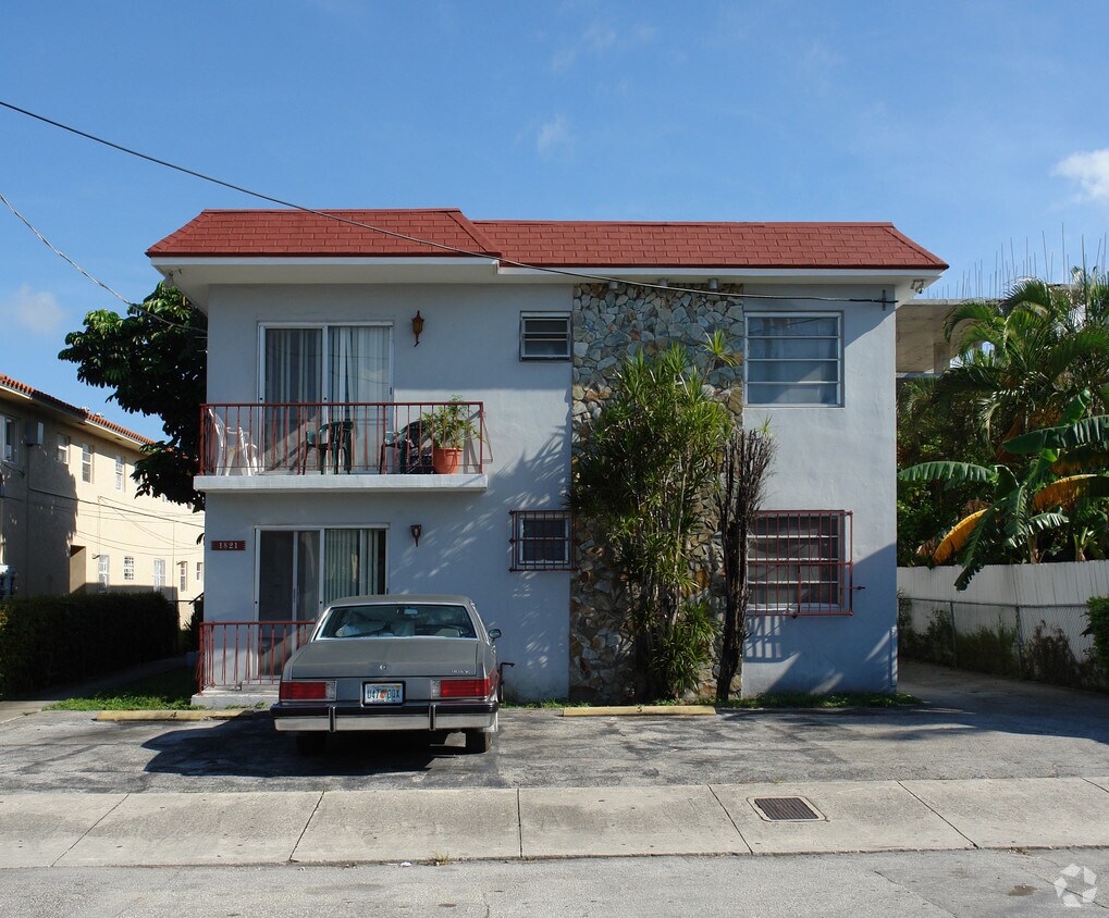 Primary Photo - 1821 SW 6th St