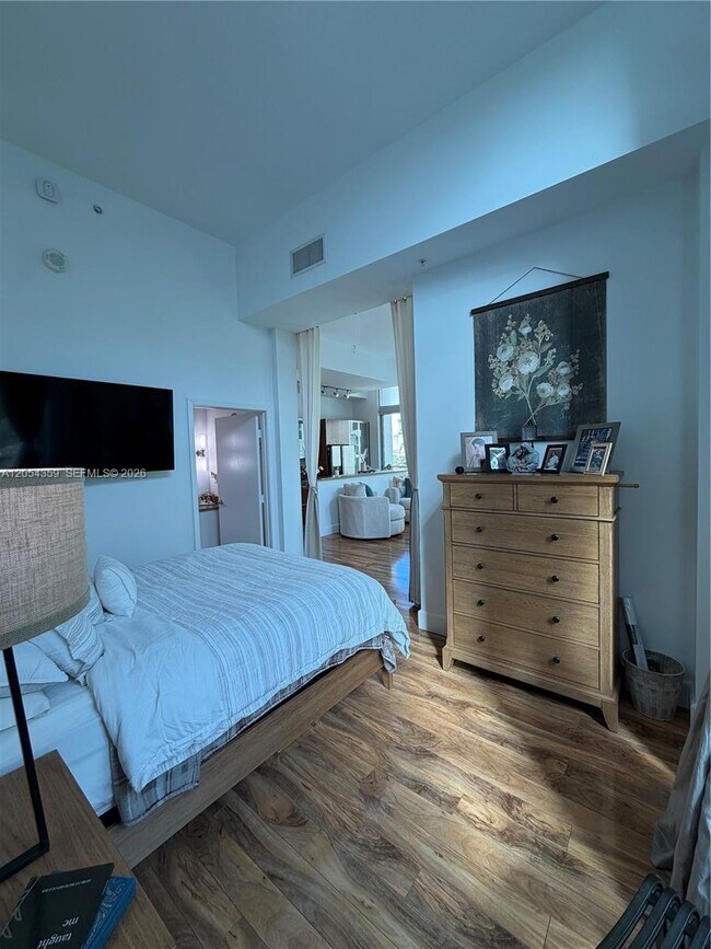 Foto del edificio - 9055 SW 73rd Ct