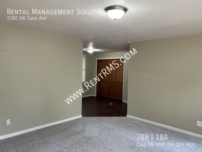 Building Photo - **MOVE-IN SPECIAL**3380 SW Tara Ave - 3 BE...