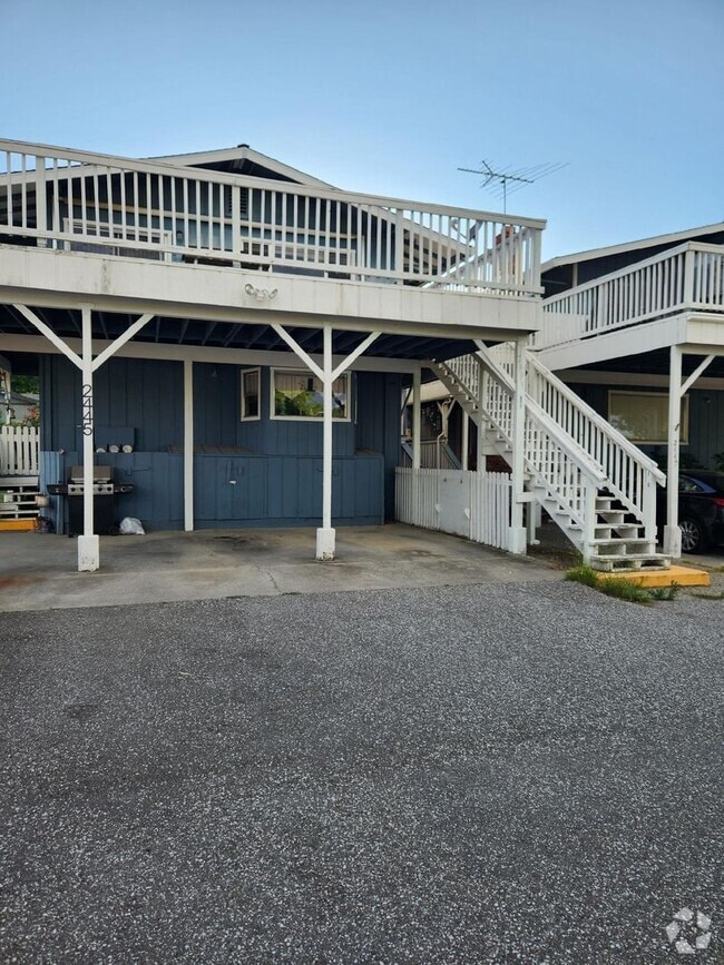 Building Photo - 2447-2445 Cottage Dr