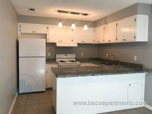 Building Photo - Shasta Villa Apartments