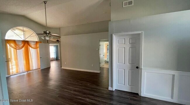 Foto del edificio - 2555 Street Pauls Dr