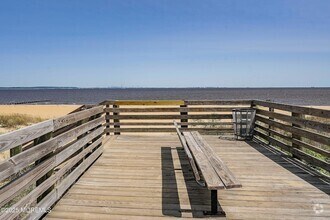 Building Photo - 98 Beachway Ave