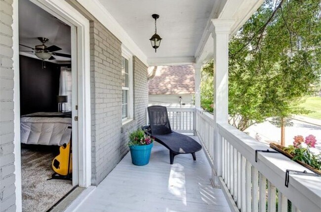 Balcón del dormitorio de invitados - 152 Howell St NE